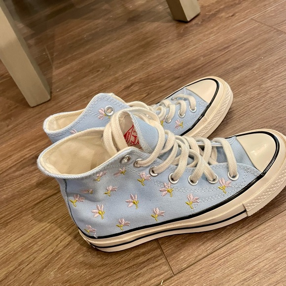 High Top Converse - Picture 3 of 4